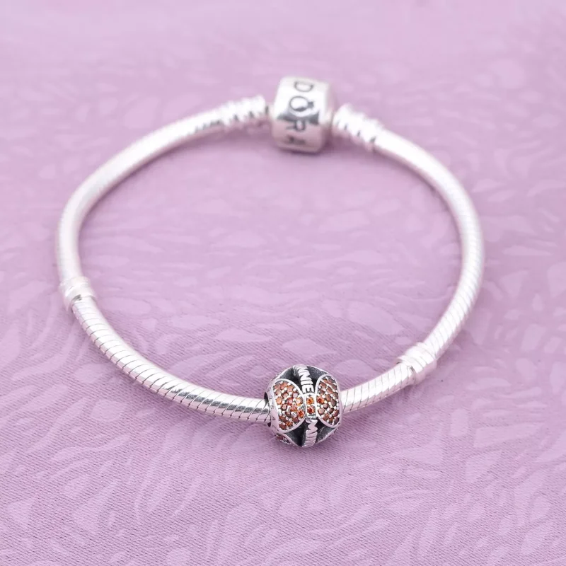 (obrázek pro) Disney, Přívěsek Minnie Mouse "Minnie's Sparkling Bow" PANDORA - Zobrazit 2