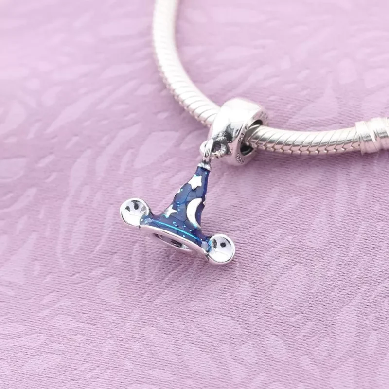 (obrázek pro) Visací přívěsek Disney, kouzelník Mickey klobouk PANDORA - Zobrazit 2