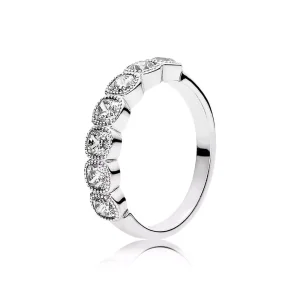 (obrázek pro) Prsten Alluring Cushion PANDORA